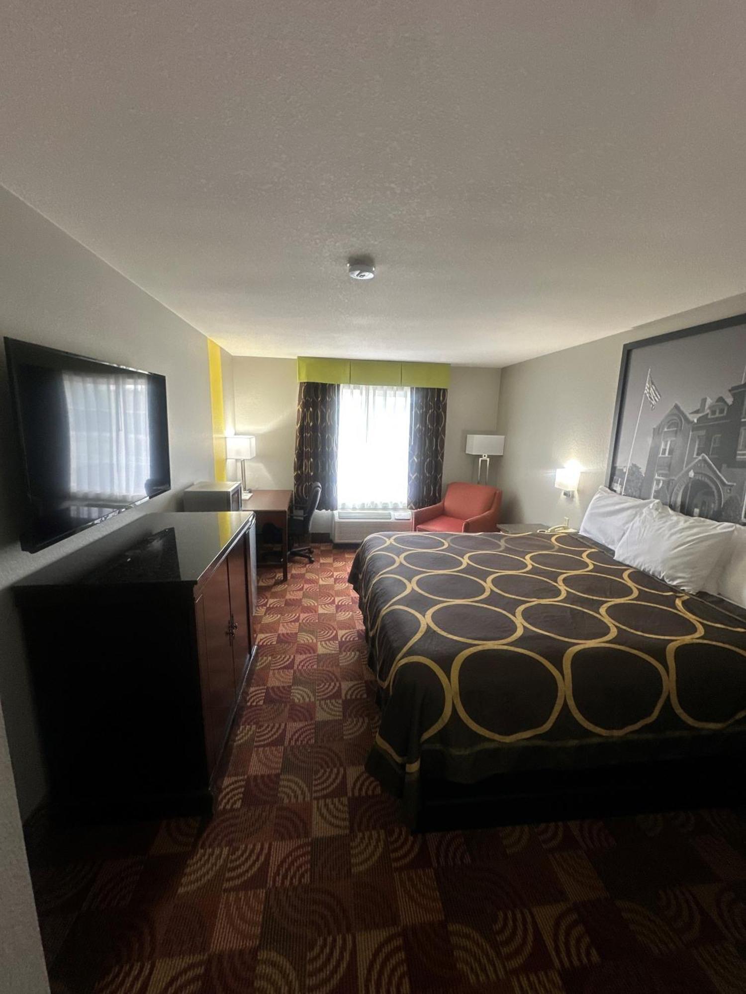 Super 8 By Wyndham Lake Of The Ozarks Eldon Exteriér fotografie