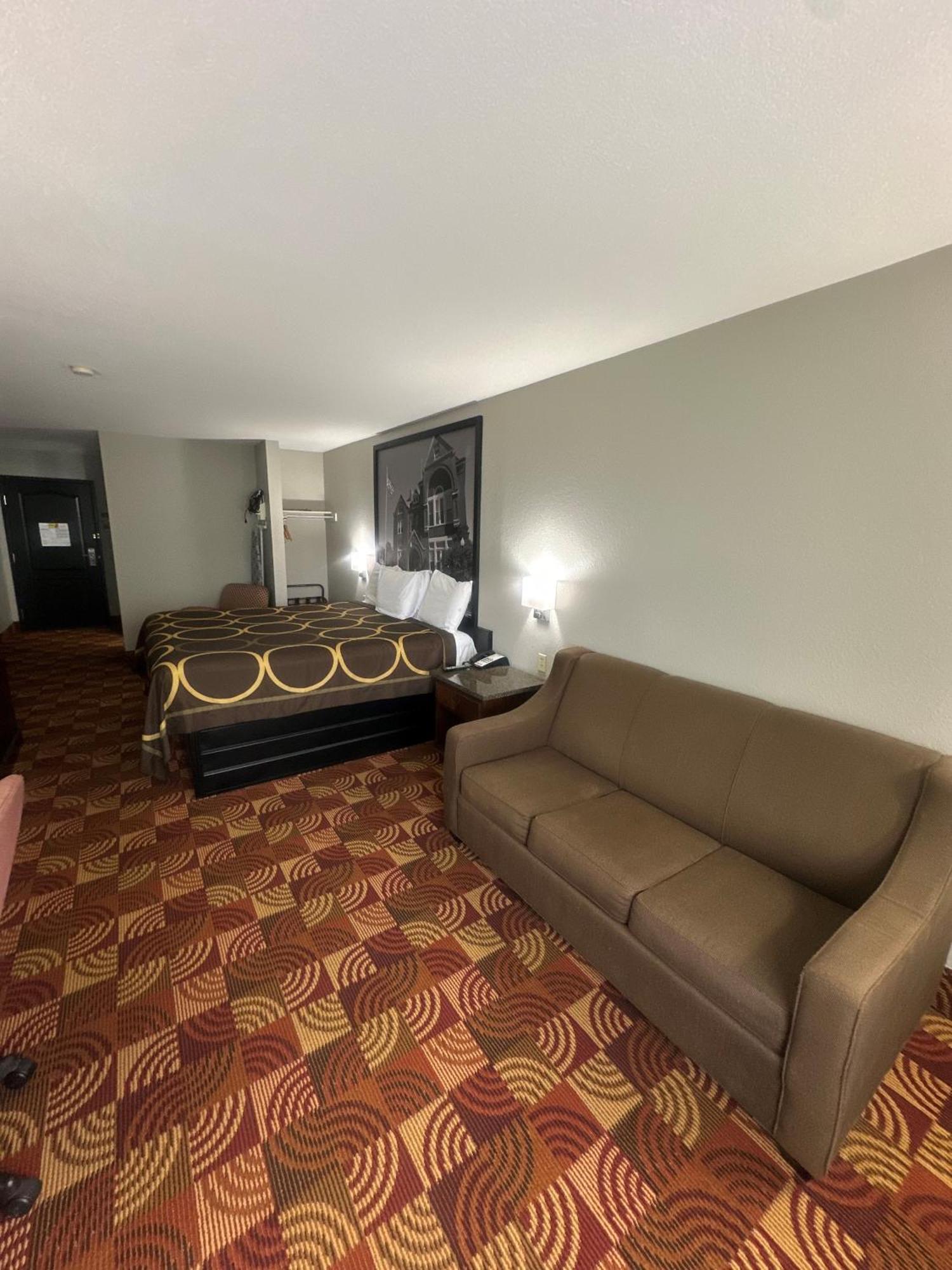 Super 8 By Wyndham Lake Of The Ozarks Eldon Exteriér fotografie