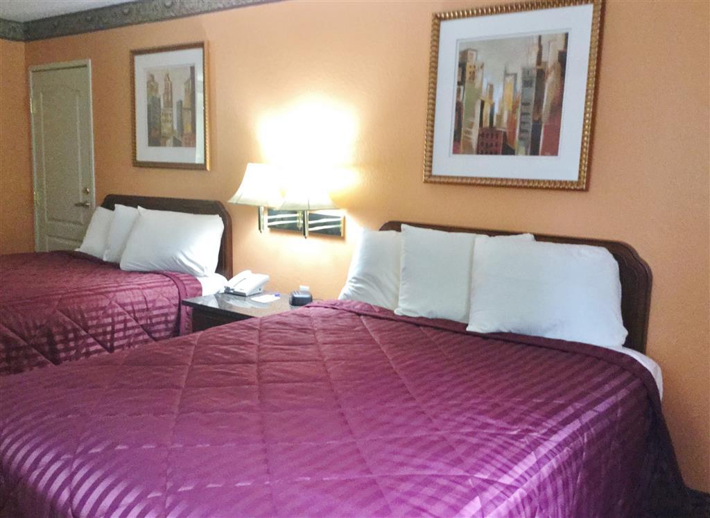 Super 8 By Wyndham Lake Of The Ozarks Eldon Pokoj fotografie
