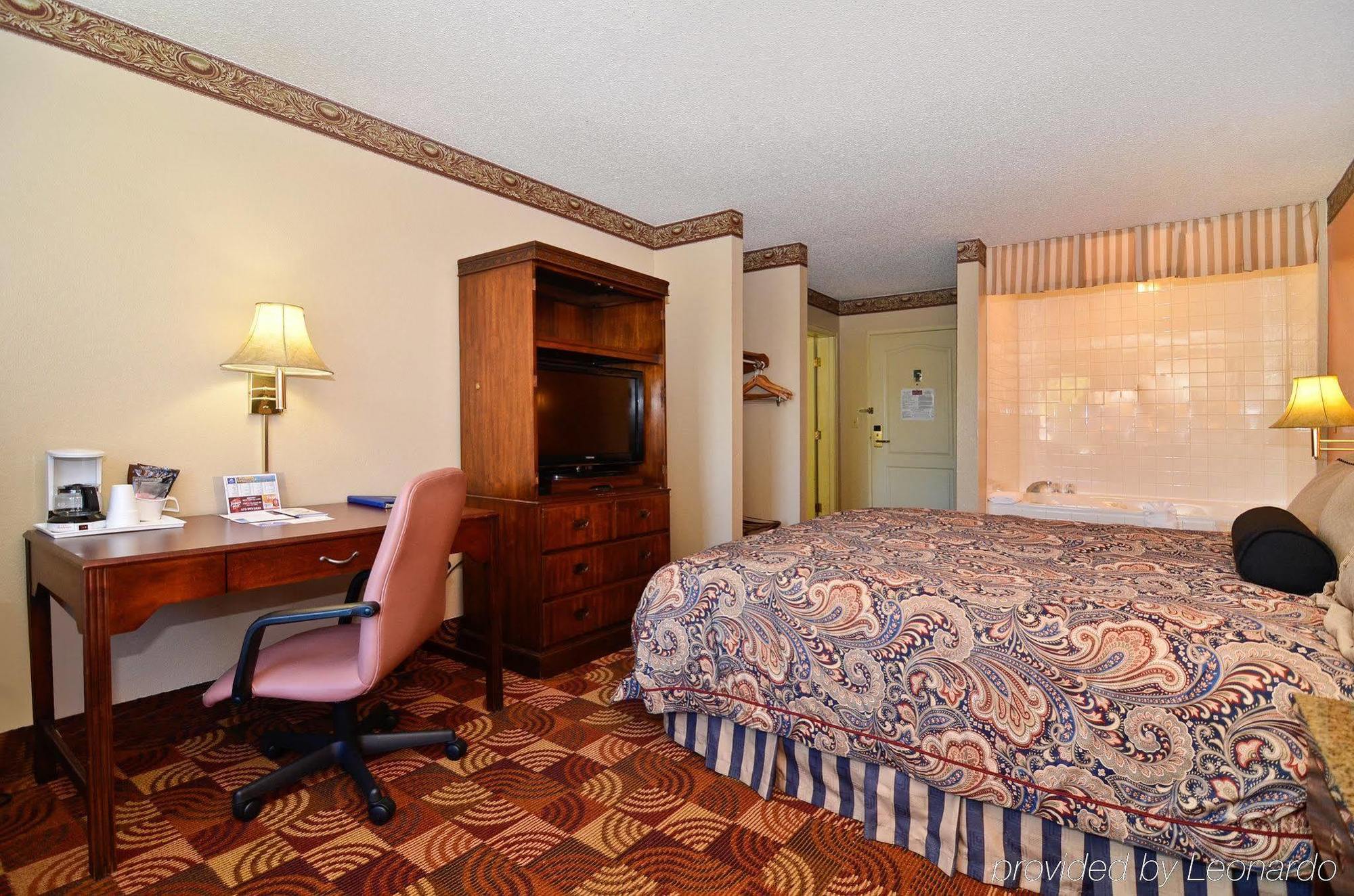 Super 8 By Wyndham Lake Of The Ozarks Eldon Exteriér fotografie