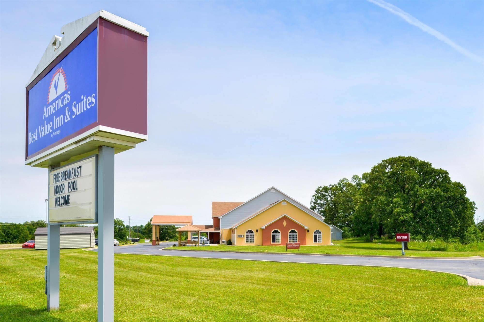 Super 8 By Wyndham Lake Of The Ozarks Eldon Exteriér fotografie