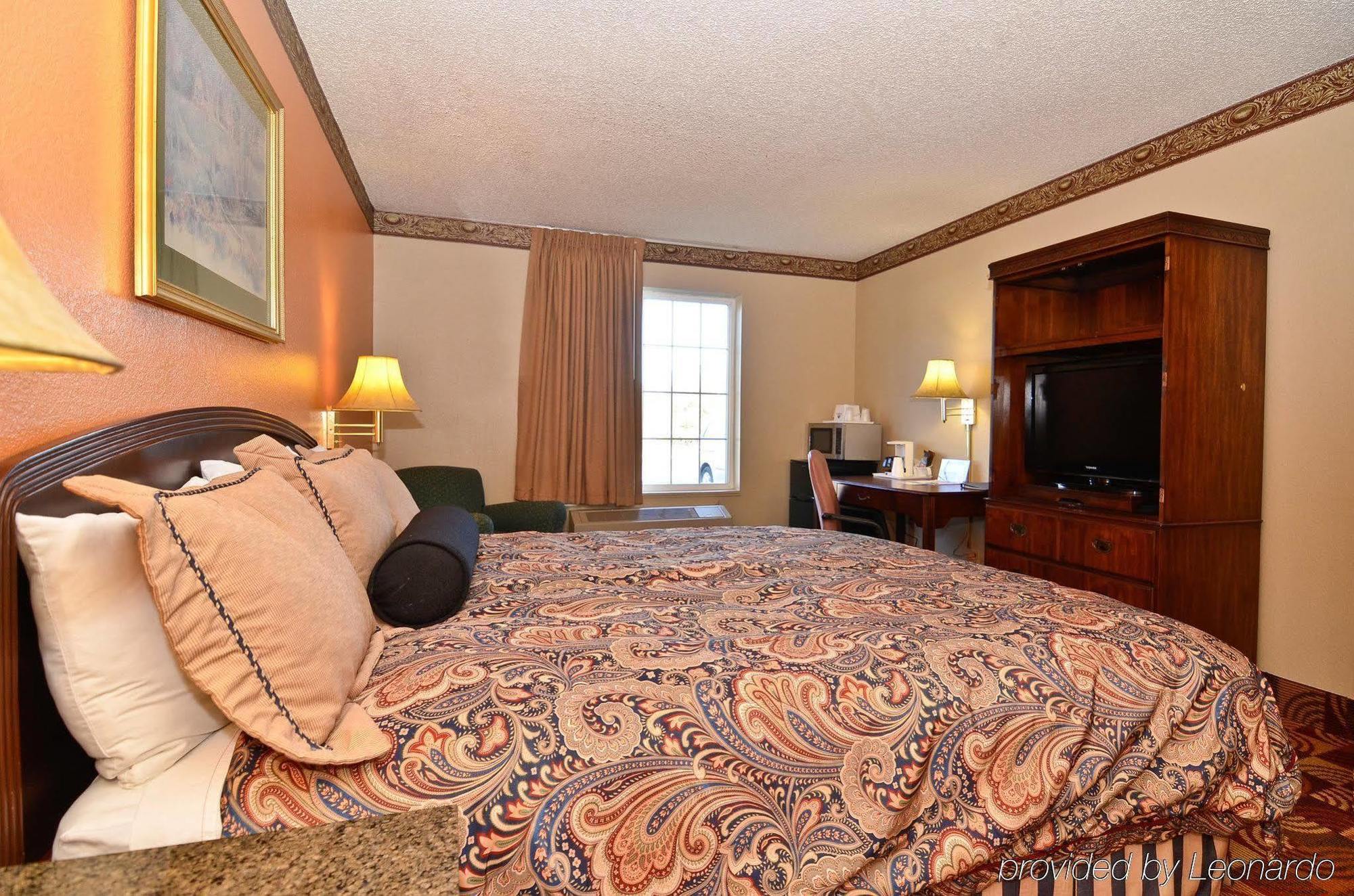 Super 8 By Wyndham Lake Of The Ozarks Eldon Exteriér fotografie