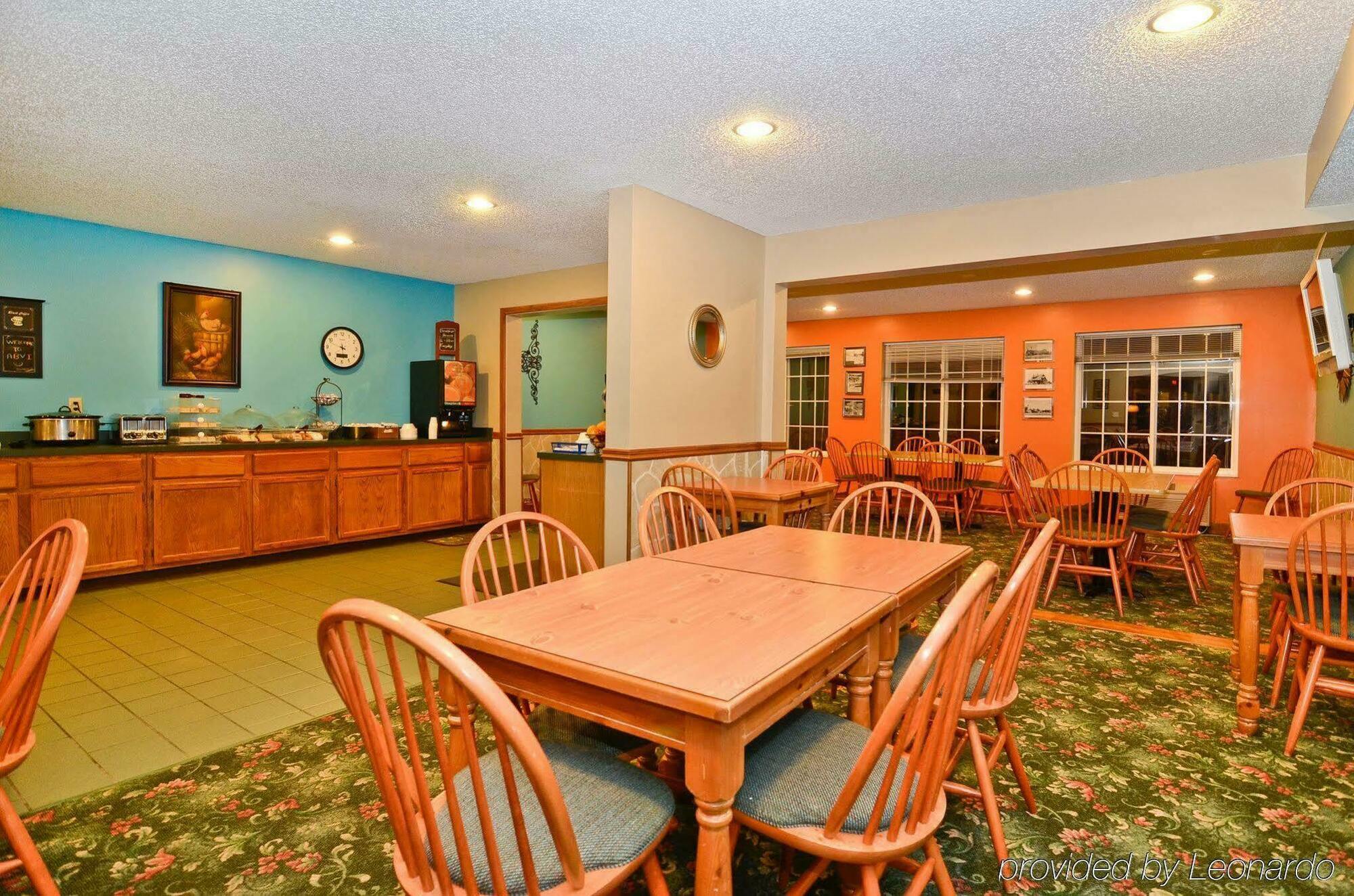 Super 8 By Wyndham Lake Of The Ozarks Eldon Exteriér fotografie